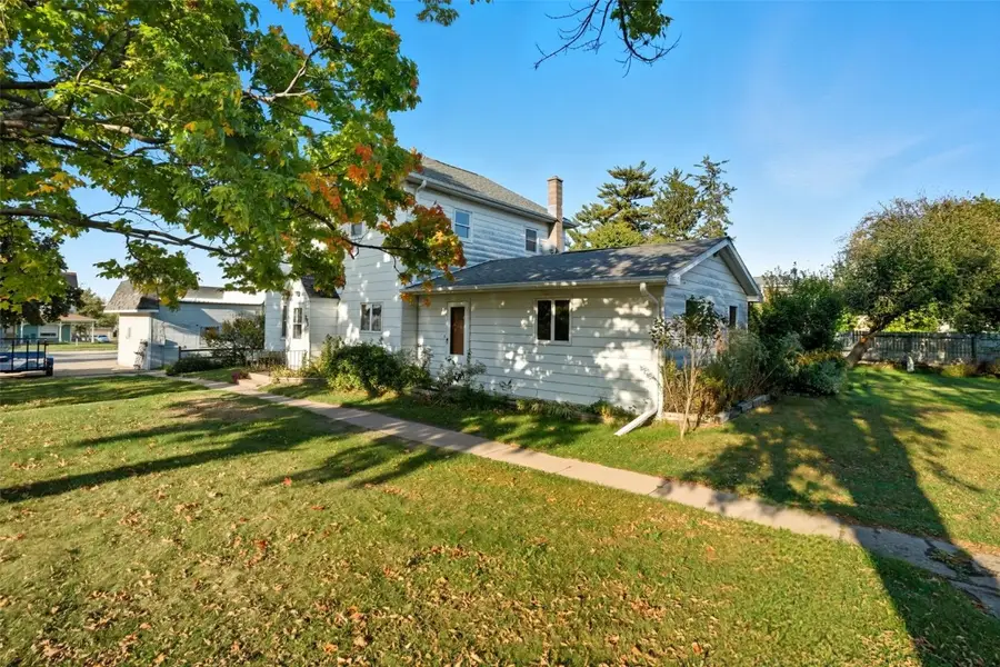 105 Harrison Street Se, Cascade, IA 52033 - #2