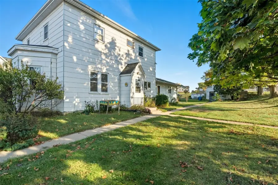 105 Harrison Street Se, Cascade, IA 52033 - #3