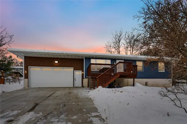 3411 Willow Drive Ne, North Liberty, IA 52317