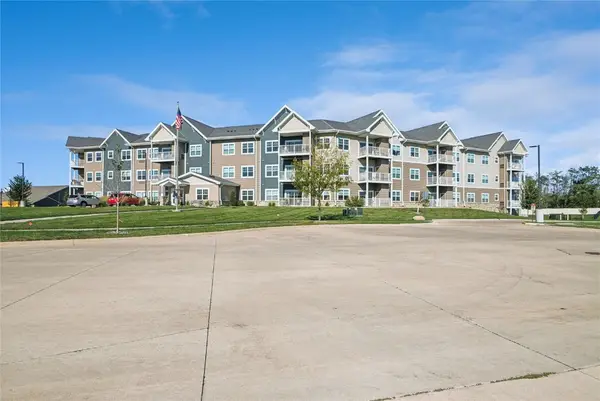3550 Stone Creek Circle Sw #105, Cedar Rapids, IA 52404