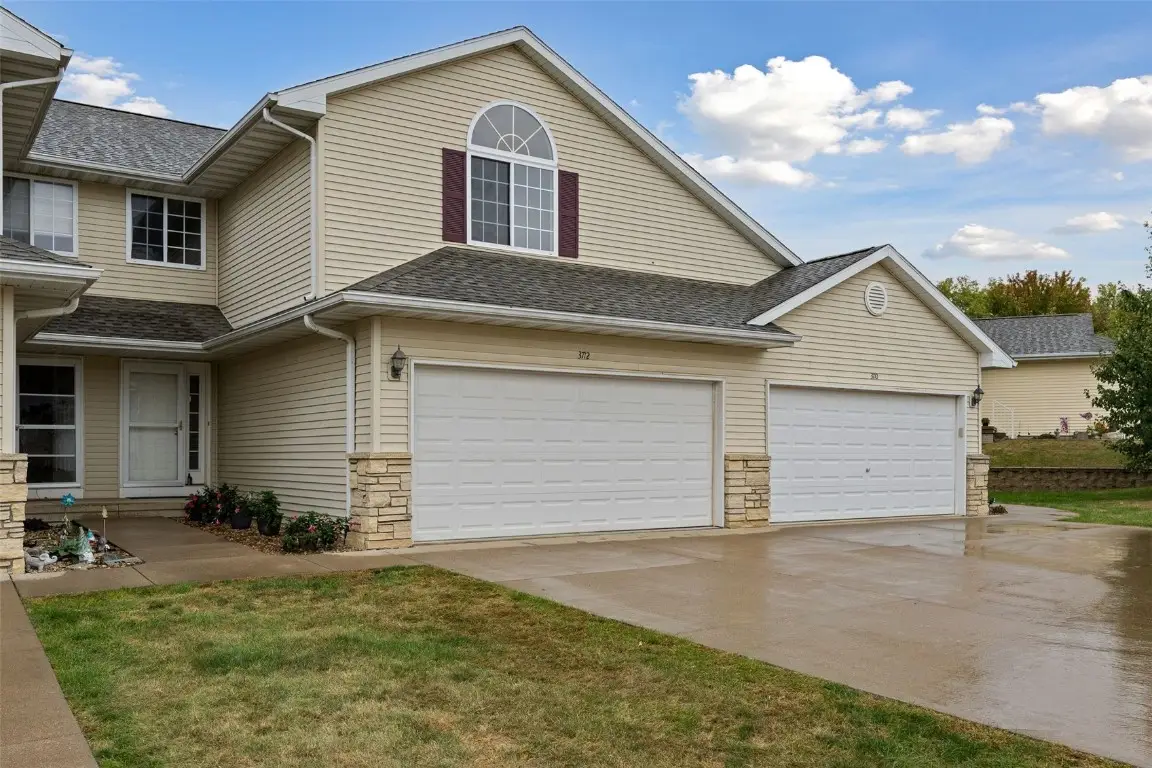 3712 Stoneview Circle Sw, Cedar Rapids, IA 52404 - #1