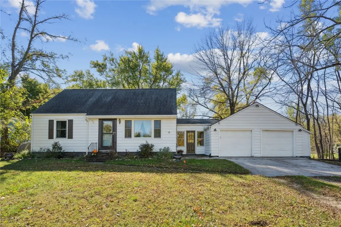 4809 Mcgowan Drive, Cedar Rapids, IA 52403 - Image #1