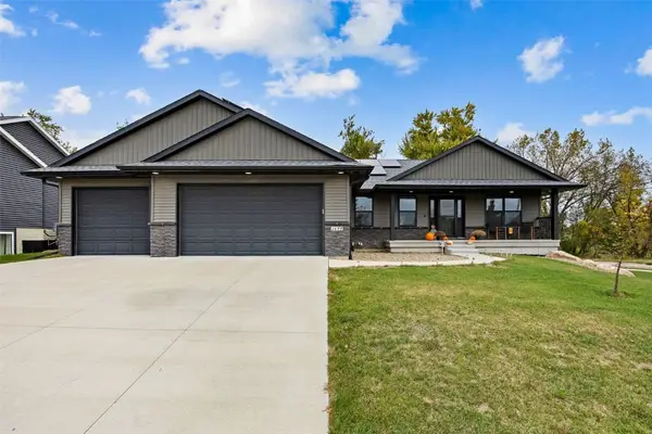 1698 Foxborough Drive, Marion, IA 52302