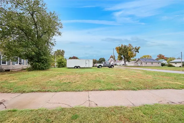 808 9th Avenue, Belle Plaine, IA 52208