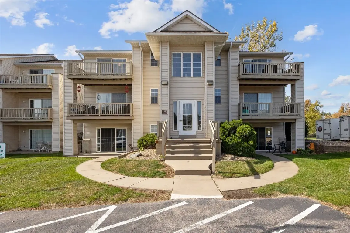 1370 44th Street #E, Marion, IA 52302 - Image #1