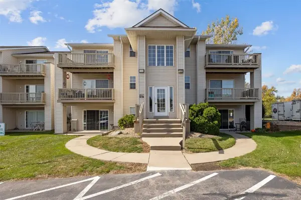 1370 44th Street #E, Marion, IA 52302