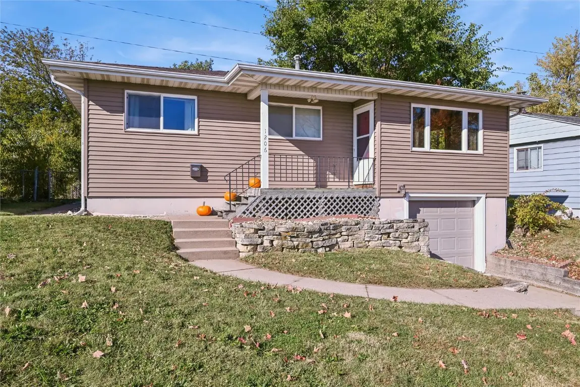1206 18th Street Sw, Cedar Rapids, IA 52404 - Image #1