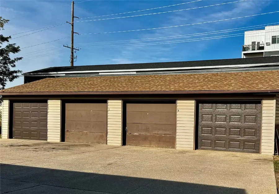 4006 Westover Road Se, Cedar Rapids, IA 52403 - Image #2