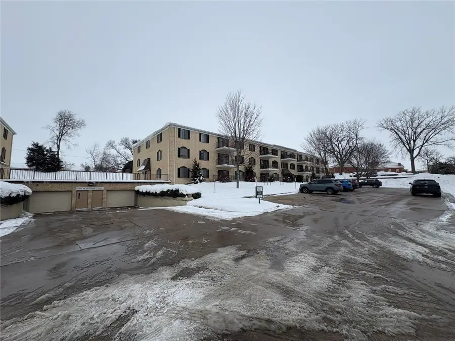 2135 1st Avenue Se #121, Cedar Rapids, IA 52403 - Image #2