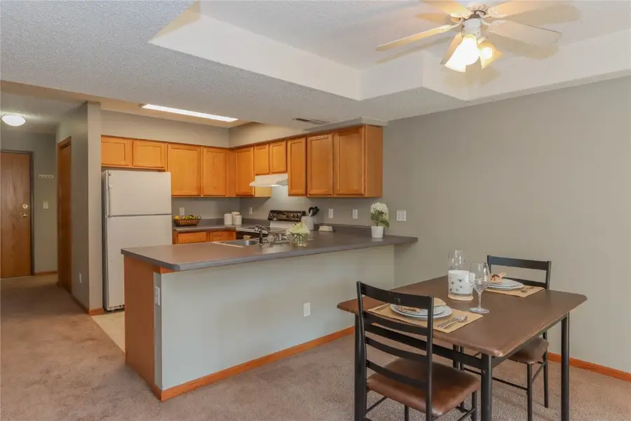 408 West Side Drive, Iowa City, IA 52246 - Image #2