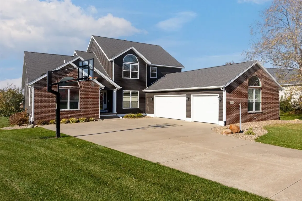 5510 Hunters Ridge Court, Marion, IA 52302 - Image #1