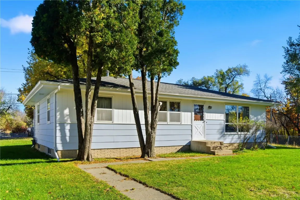 1223 Vernon Hill Blvd, Cedar Rapids, IA 52403 - Image #1