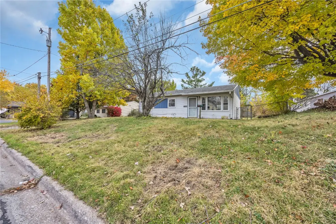 2311 23rd St Ct, Bettendorf, IA 52722 - #1