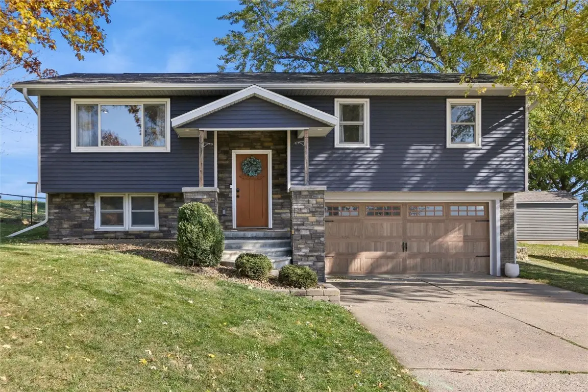 112 Circle Drive, Williamsburg, IA 52361 - Image #1