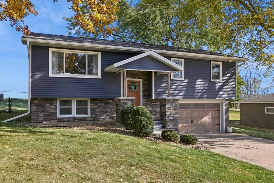 112 Circle Drive, Williamsburg, IA 52361 - Image #2