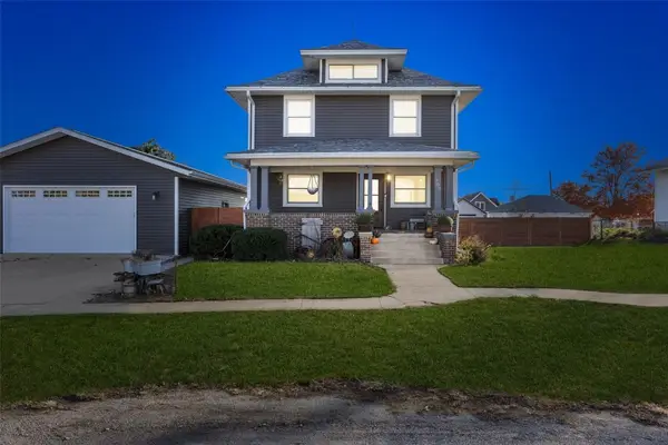 503 2nd E, Newhall, IA 52315