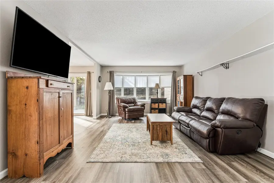 3915 Lexington Dr Ne #B, Cedar Rapids, IA 52402 - Image #3