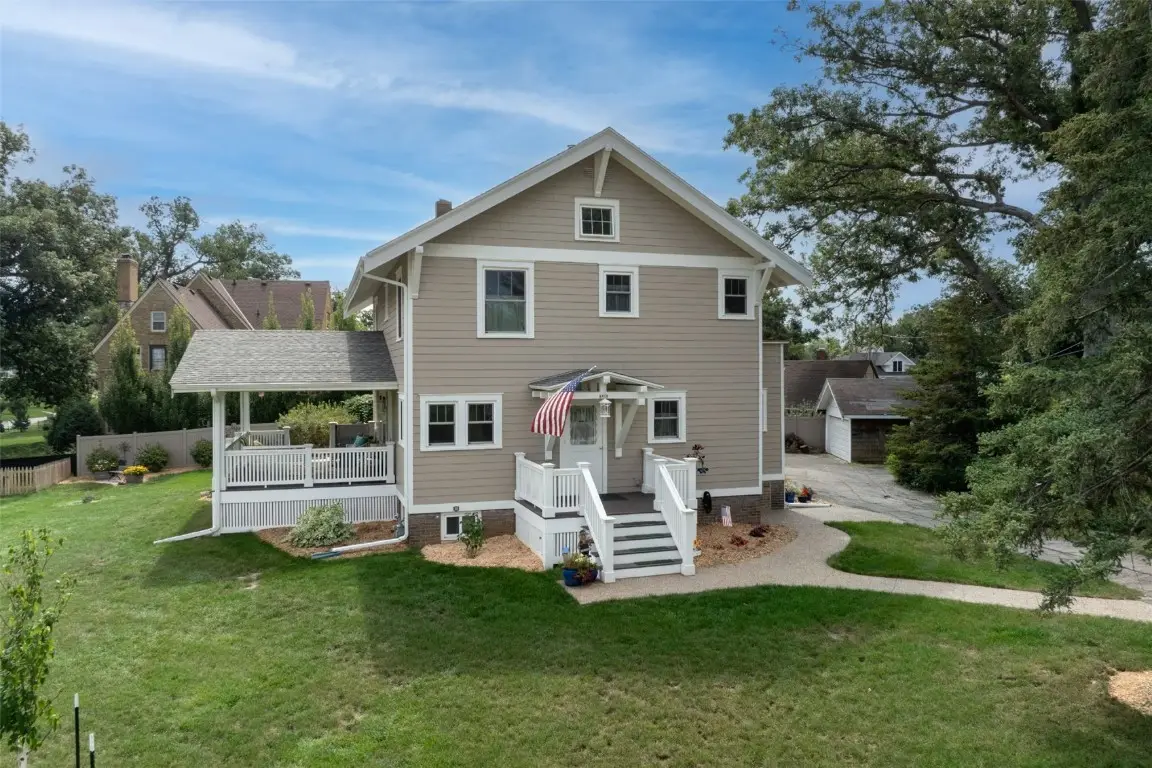 1929 Ridgeway Drive Se, Cedar Rapids, IA 52403 - Image #1