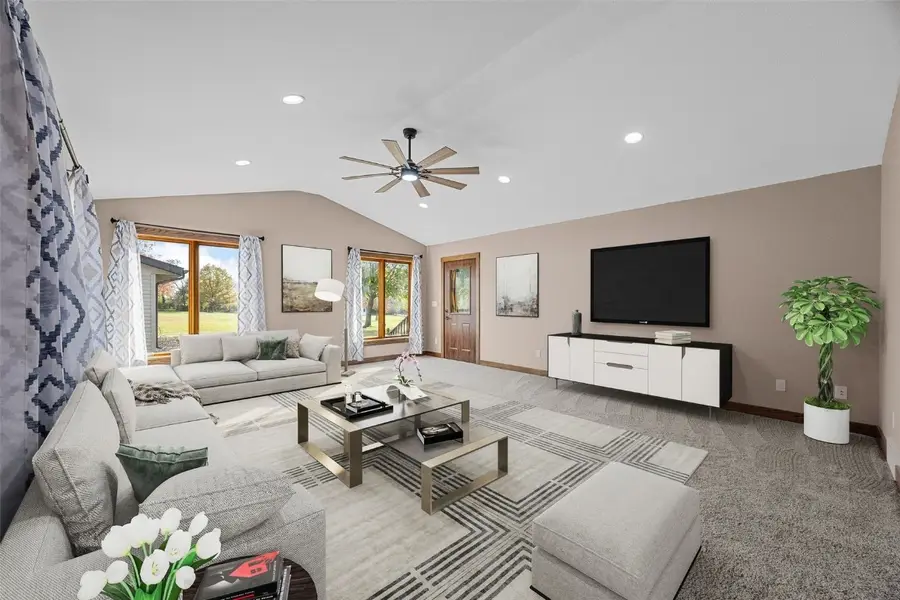 1355 Robins Road, Hiawatha, IA 52233 - Image #2