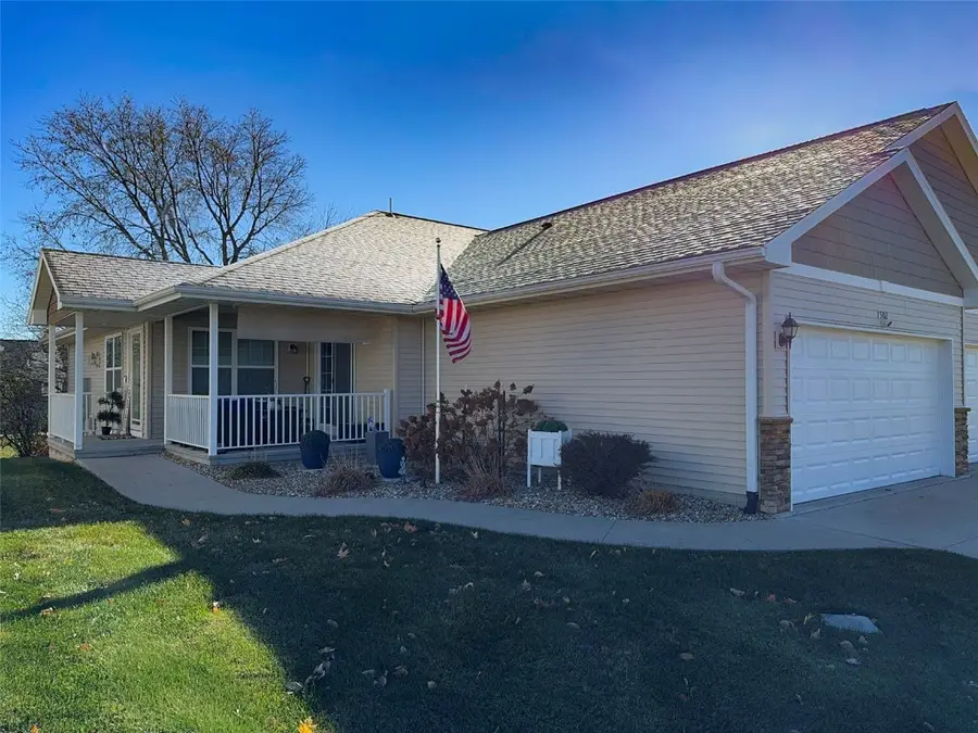 7502 Summerset Avenue Ne, Cedar Rapids, IA 52402 - Image #2