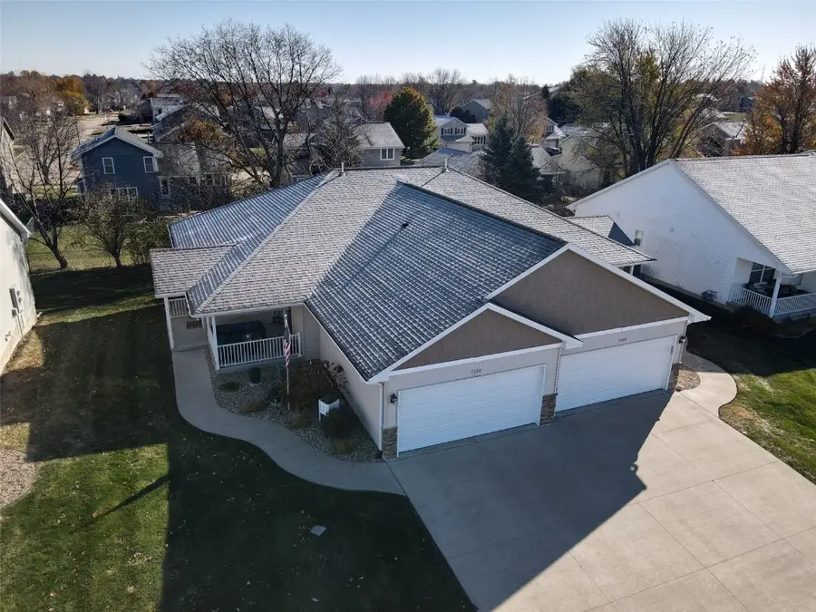 7502 Summerset Avenue Ne, Cedar Rapids, IA 52402 - Image #3