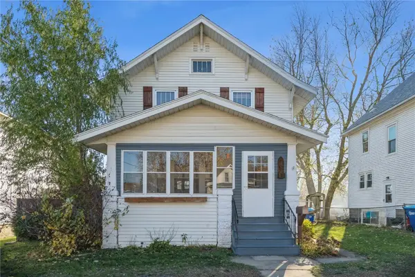 16 5th Street Nw, Oelwein, IA 50662