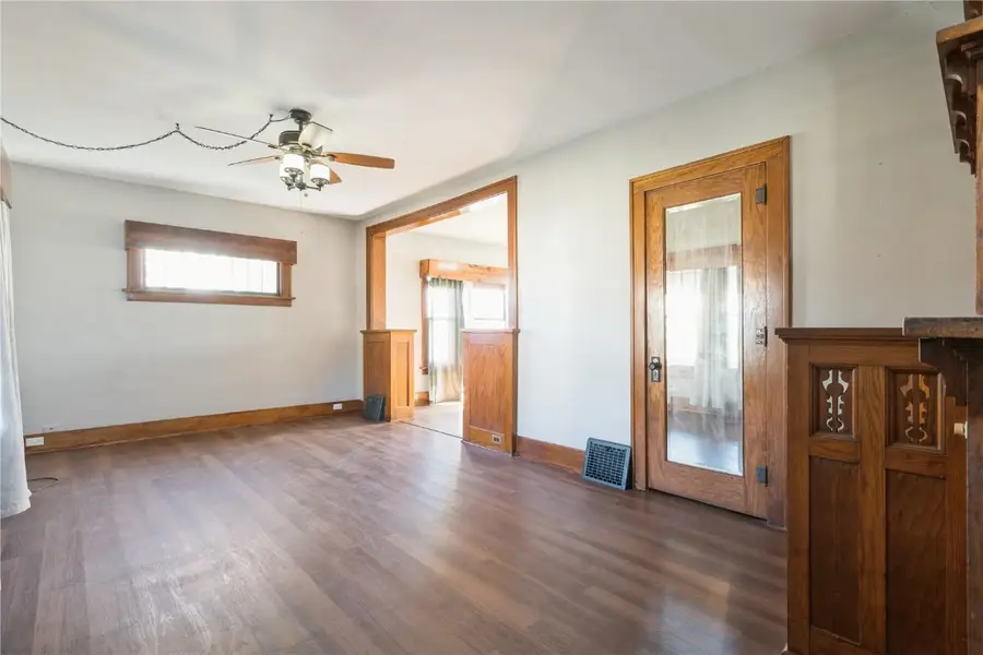 16 5th Street Nw, Oelwein, IA 50662 - #3