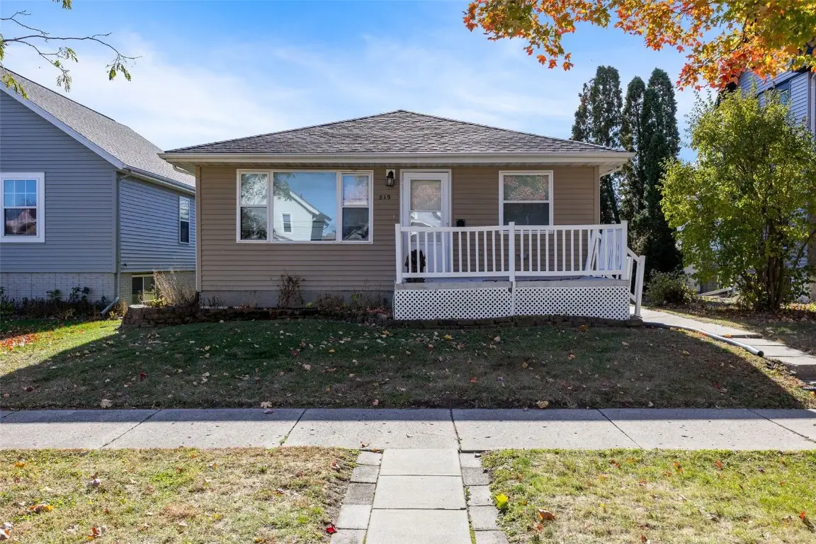 819 G Ave Nw, Cedar Rapids, IA 52405 - #1