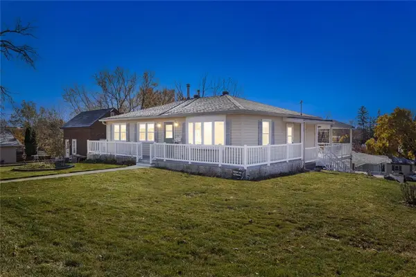 401 E Pine Street, Anamosa, IA 52205