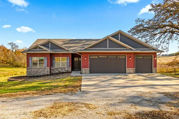 2357 Oak Lane Court Sw, Iowa City, IA 52240