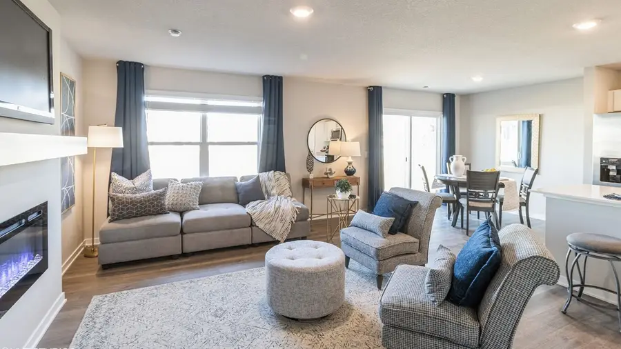 9428 Lovegrass Drive Sw, Cedar Rapids, IA 52404 - Image #2