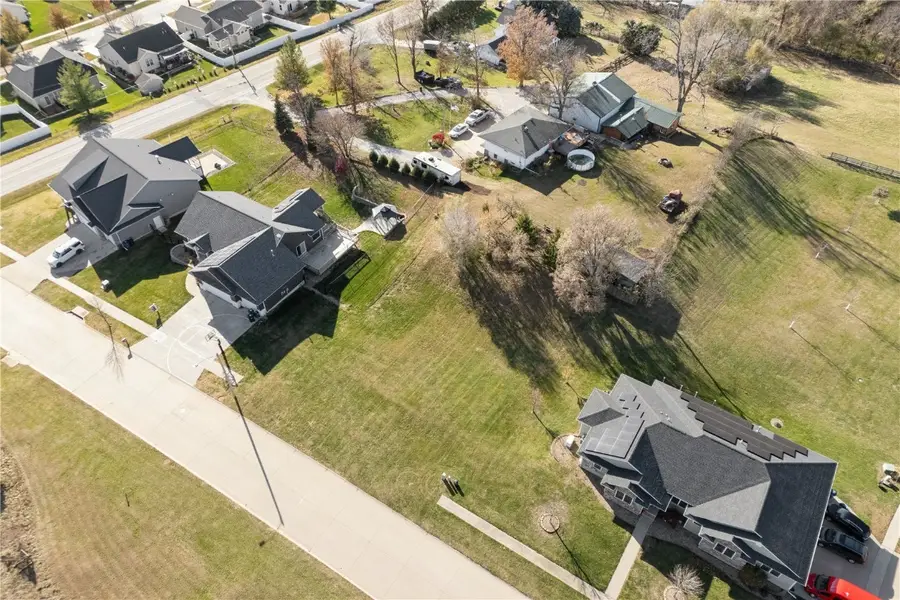 1722 Gardner Drive Nw, Cedar Rapids, IA 52405 - Image #2