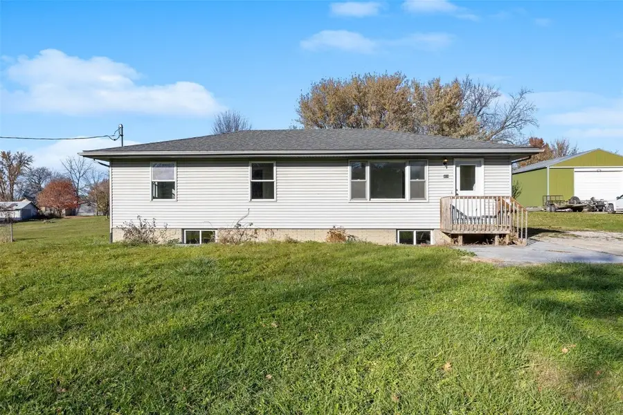 809 Iowa Street, Center Point, IA 52213 - Image #2