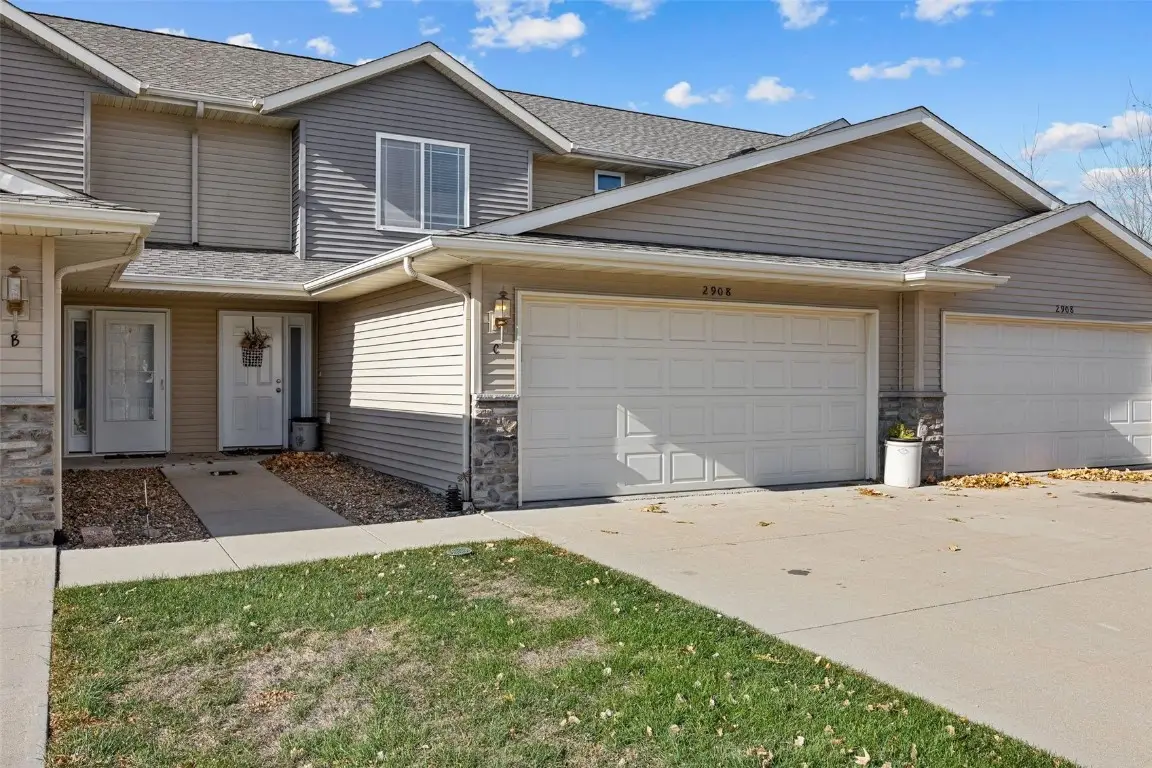 2908 Riviera St Sw #C, Cedar Rapids, IA 52404 - Image #1