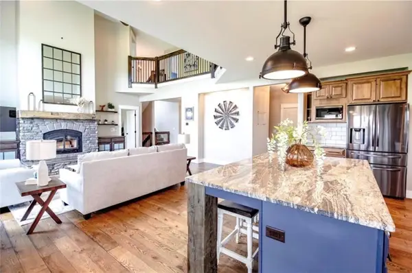 9174 207 Avenue, Anamosa, IA 52205