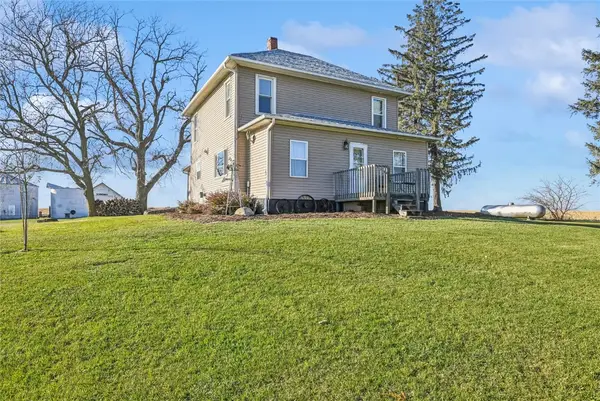 2571 York Avenue, Winthrop, IA 50682