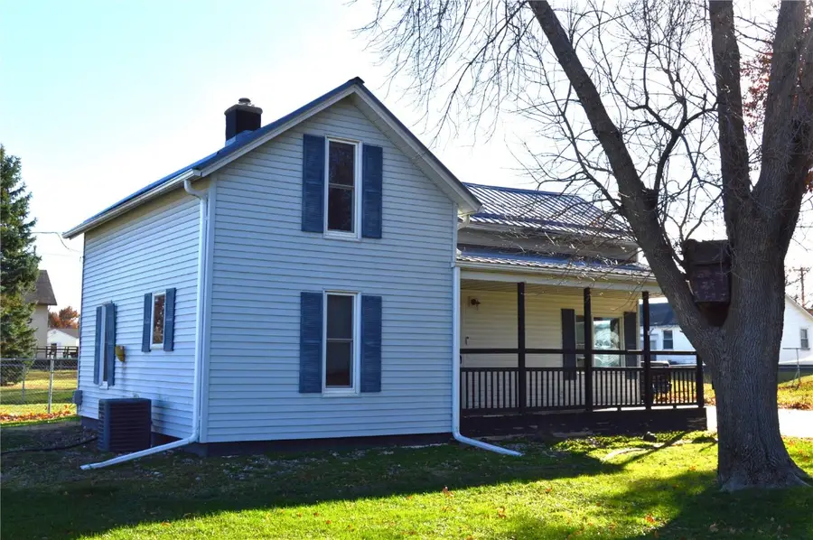 1102 D Avenue, Vinton, IA 52349 - Image #2