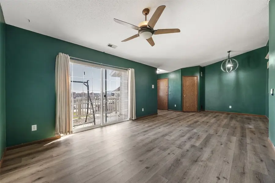 3507 E Avenue Nw #F, Cedar Rapids, IA 52405 - Image #3
