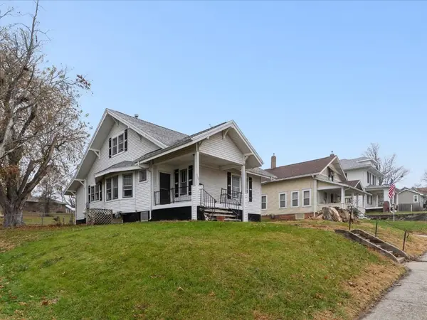 1104 15th Street, Belle Plaine, IA 52208