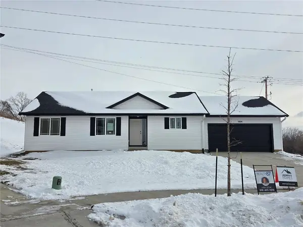 1806 Holly Meadow Avenue Sw, Cedar Rapids, IA 52404