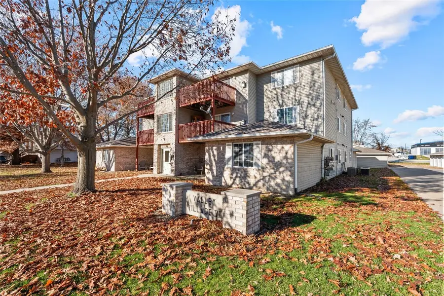 604 Kimberlite Street, Tiffin, IA 52340 - Image #2