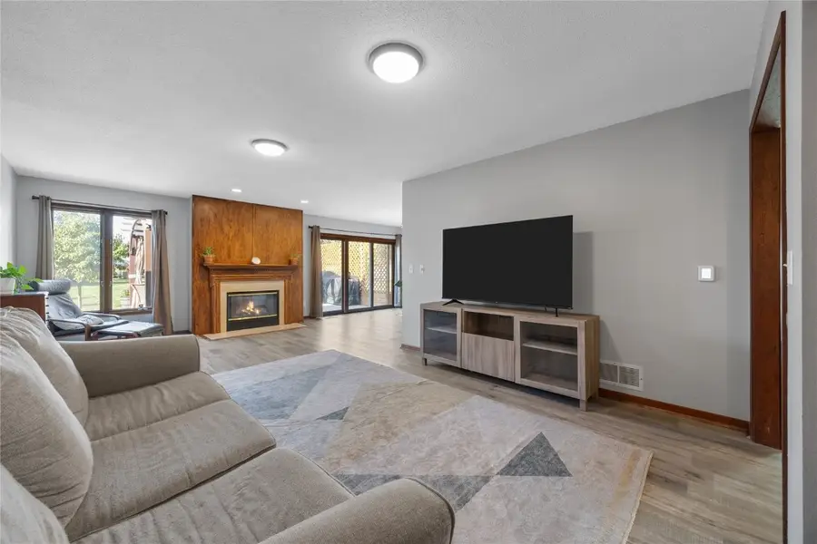 4433 Coventry Lane Ne, Cedar Rapids, IA 52402 - Image #3