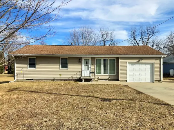 102 N 8th Avenue, Vinton, IA 52349