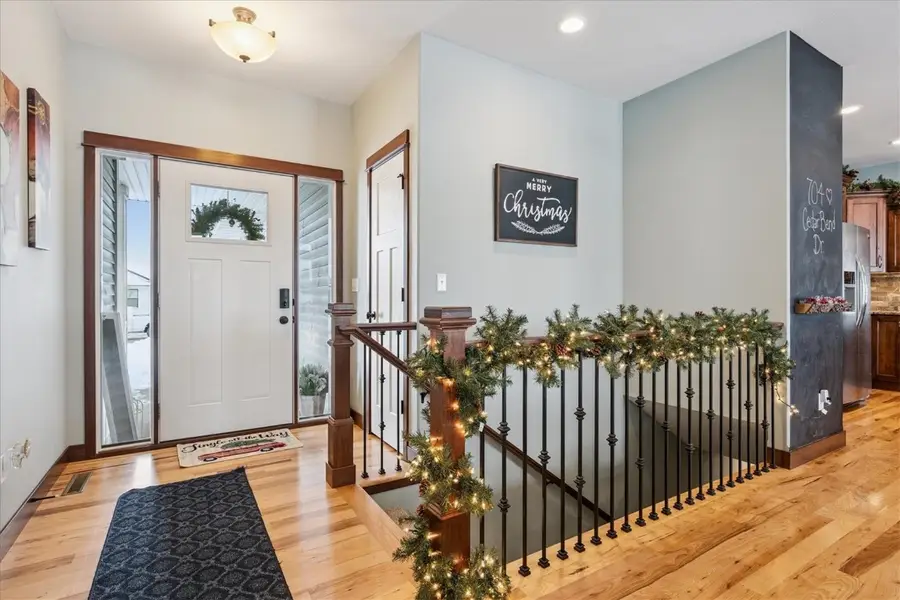 704 Cedar Bend Dr, Solon, IA 52333 - Image #3