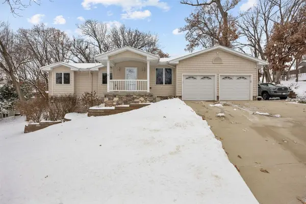 3800 Antelope Trail Ne, Cedar Rapids, IA 52402