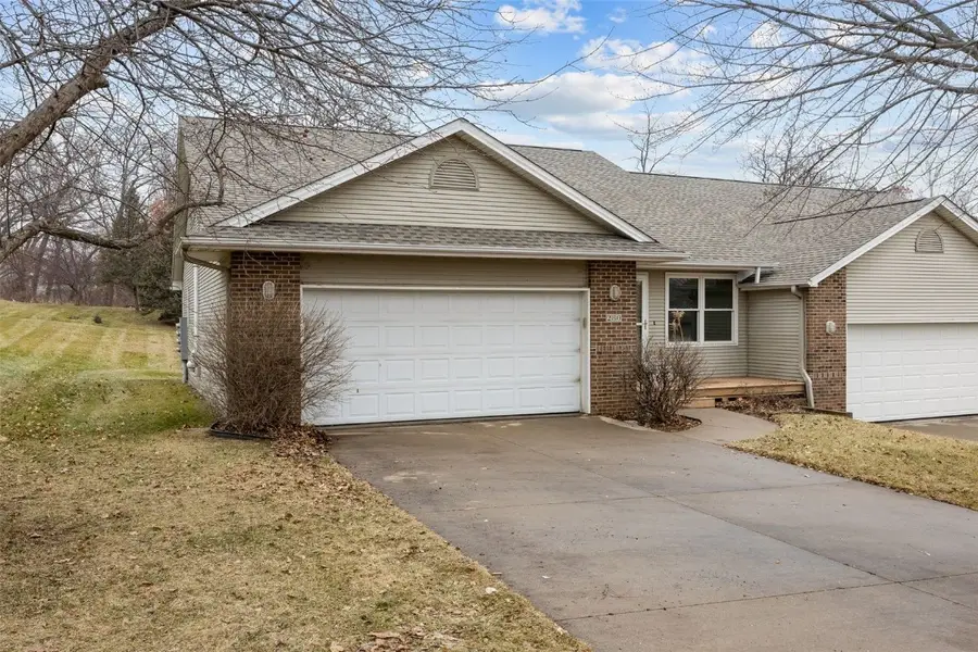 280 E Dovetail Drive, Coralville, IA 52241 - Image #2