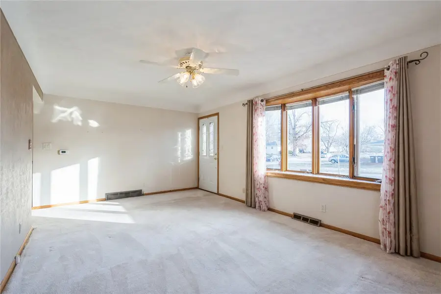 1155 A Avenue Nw, Marion, IA 52302 - #3