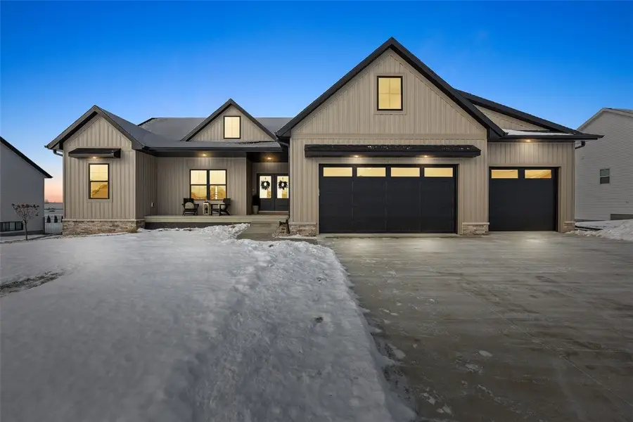 5396 Silver Rock Dr, Marion, IA 52302 - Image #2