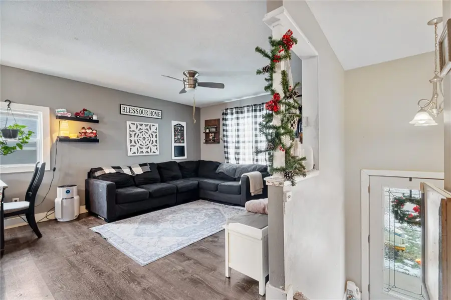 409 Water St, Center Point, IA 52213 - Image #3