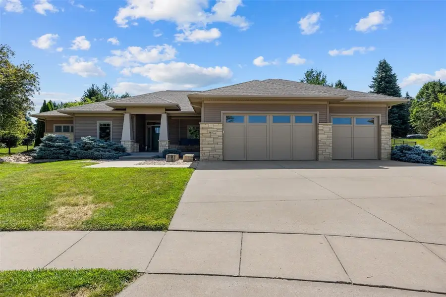 61 Quail Valley Court, Iowa City, IA 52246 - Image #2